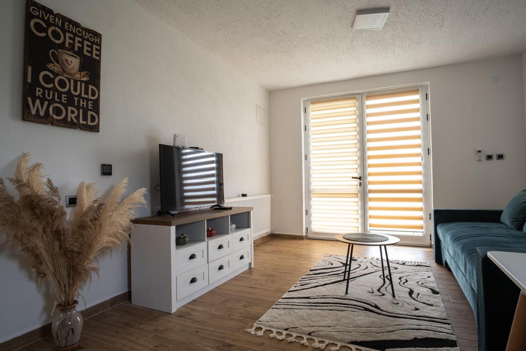 Natura Apartmani Ljubuski Bagian luar foto